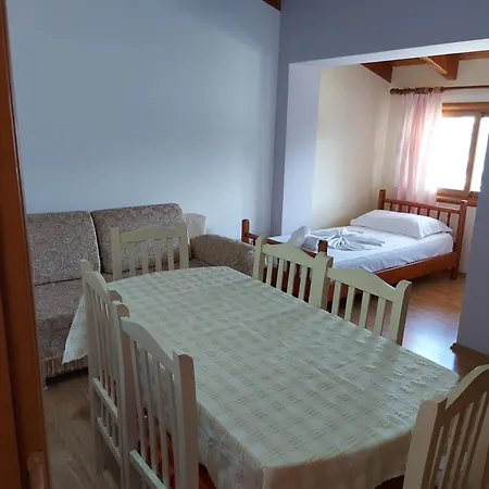Lodge Relax