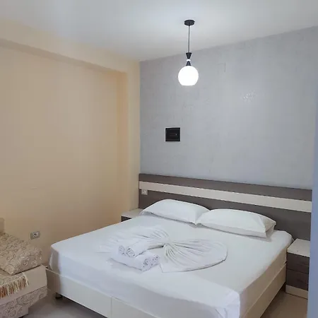 Relax 山林小屋 Vlorë