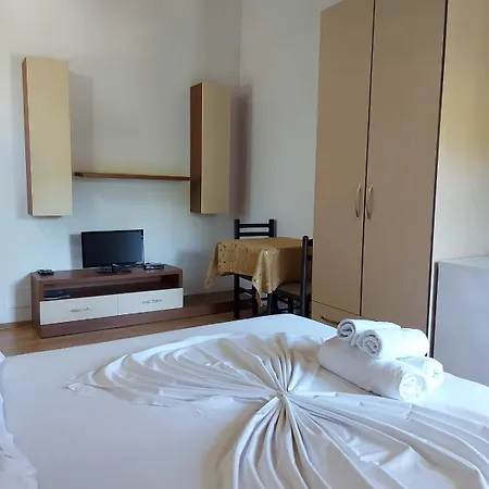 Relax 山林小屋 Vlorë