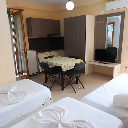 Relax 山林小屋 Vlorë
