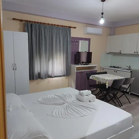 Relax ロッジ Vlorë