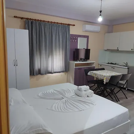 ロッジ Relax Vlorë